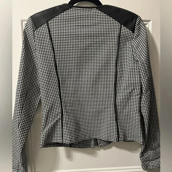 Like New White House Black Market Houndstooth Jacket - Picture 4 of 4